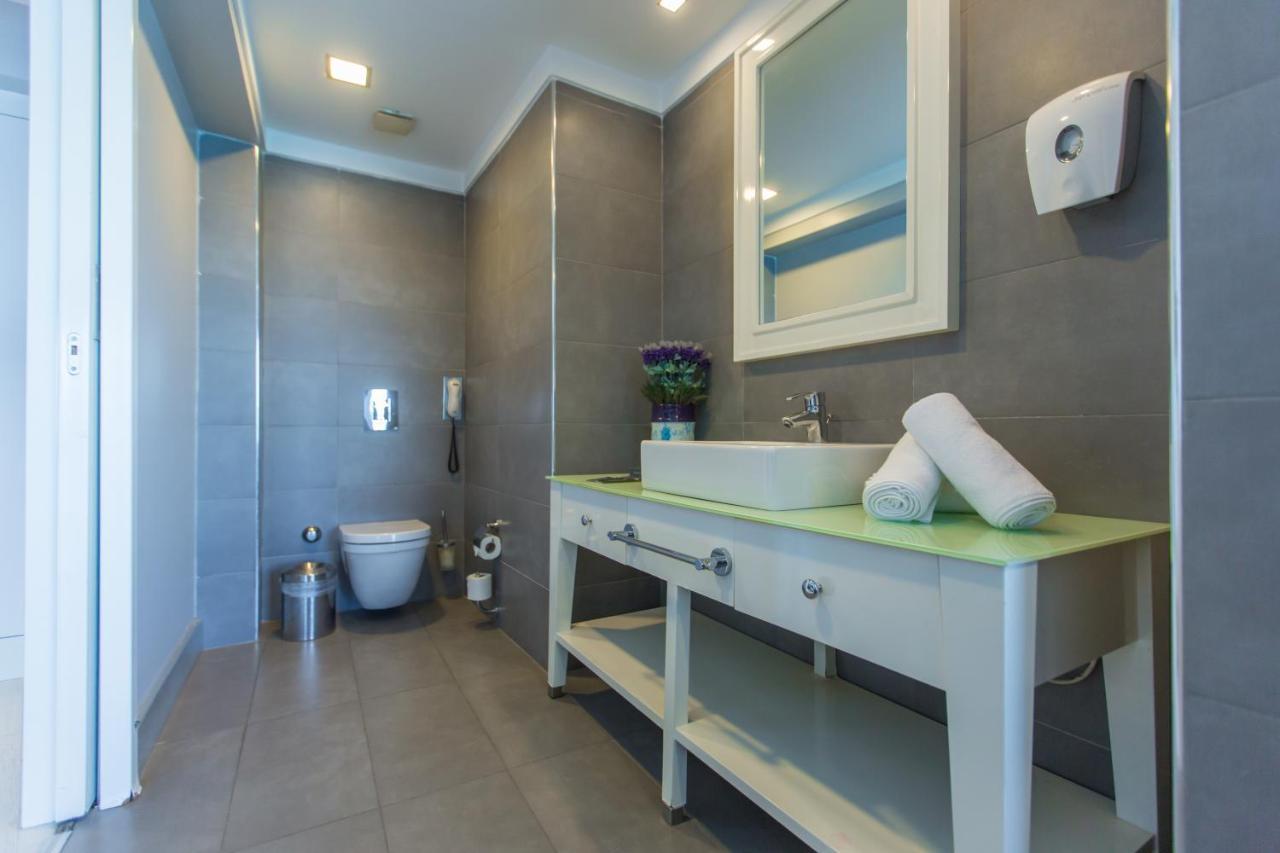 Efe Hotel Кушадасъ Екстериор снимка