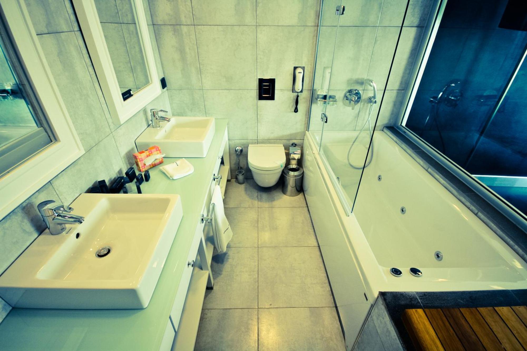 Efe Hotel Кушадасъ Екстериор снимка