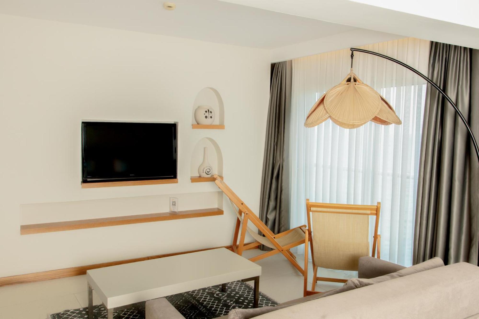 Efe Hotel Кушадасъ Екстериор снимка