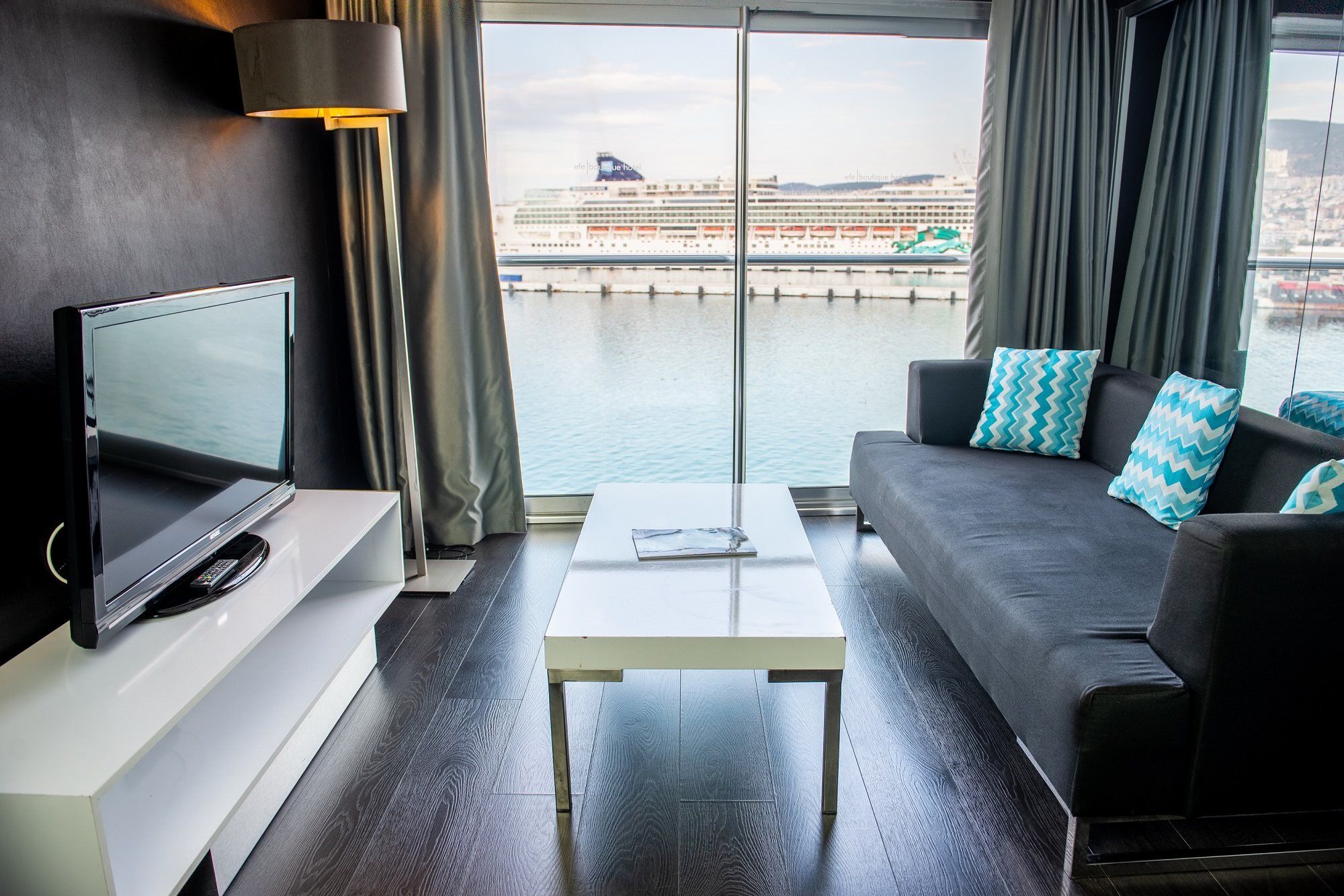 Efe Hotel Кушадасъ Екстериор снимка