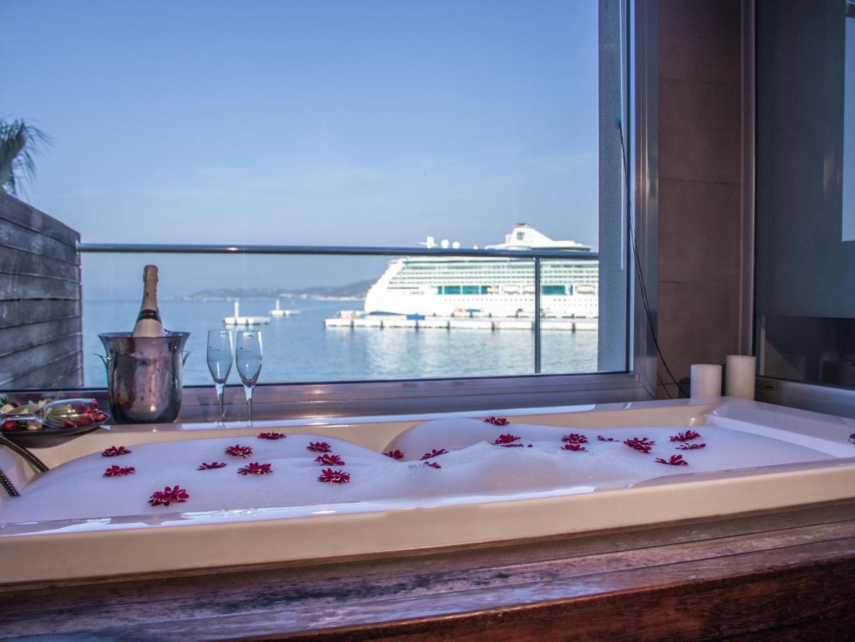 Efe Hotel Кушадасъ Екстериор снимка